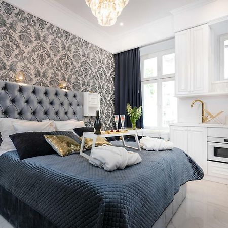 Golden Fish - New Apartment - Old Town Краков Экстерьер фото