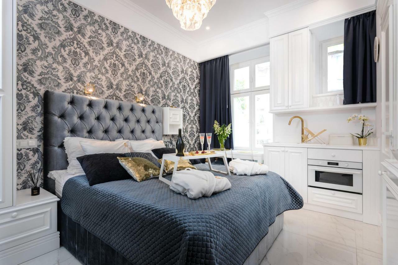 Golden Fish - New Apartment - Old Town Краков Экстерьер фото